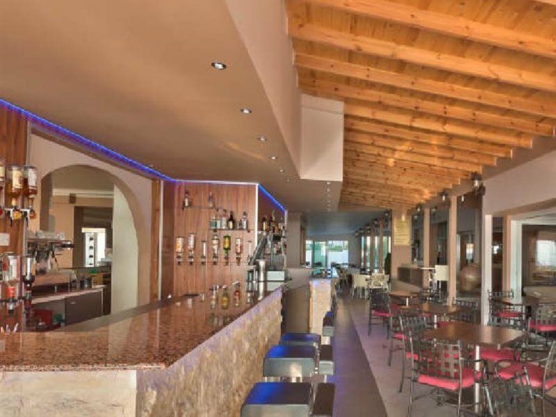 Mackenzie Beach Hotel Larnaca Exteriör bild