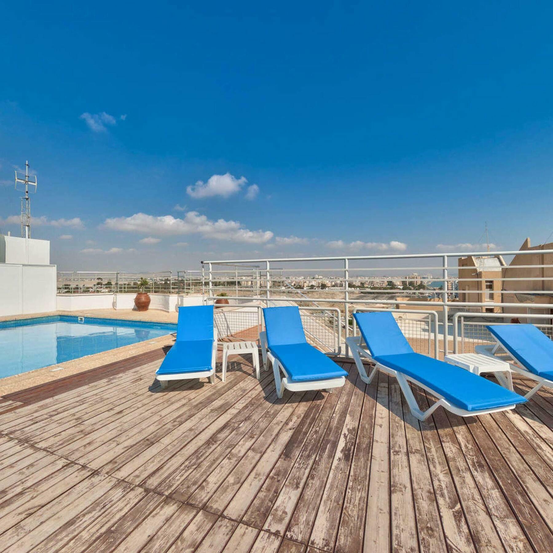 Mackenzie Beach Hotel Larnaca Exteriör bild